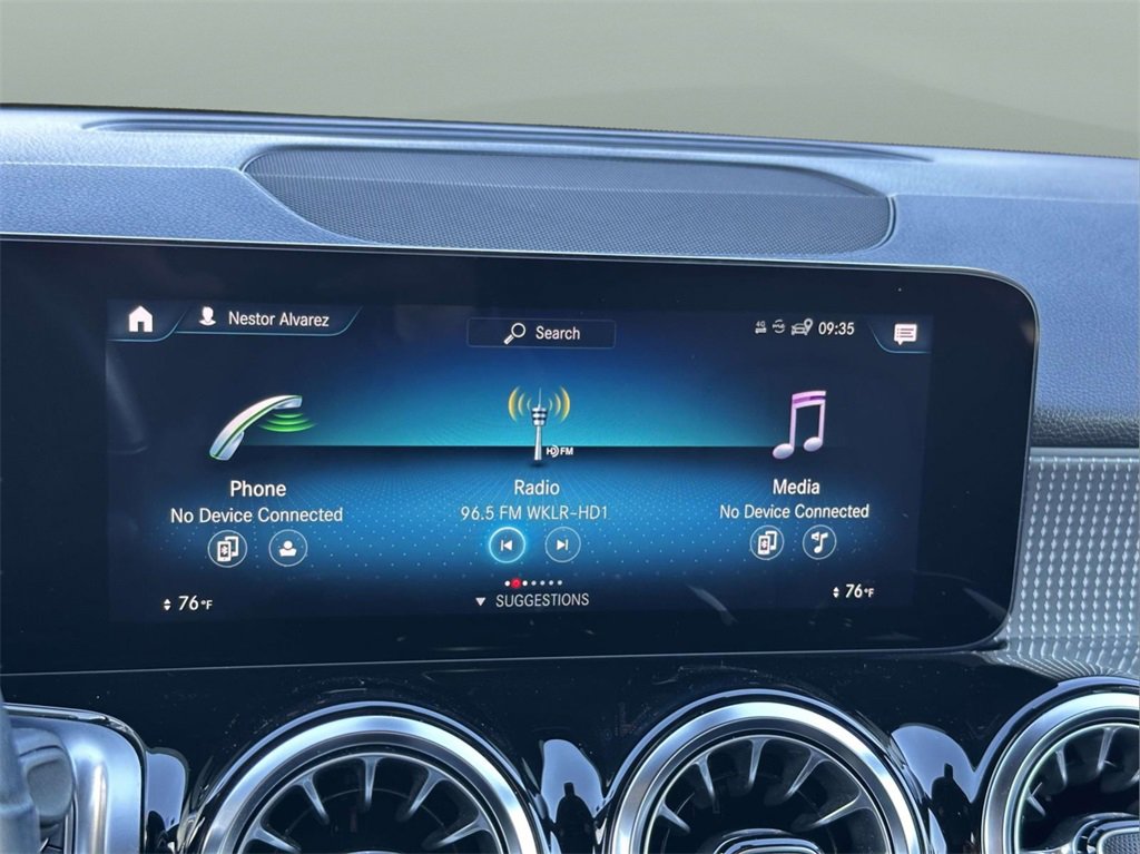 2022 Mercedes Benz GLB 250 photo 3