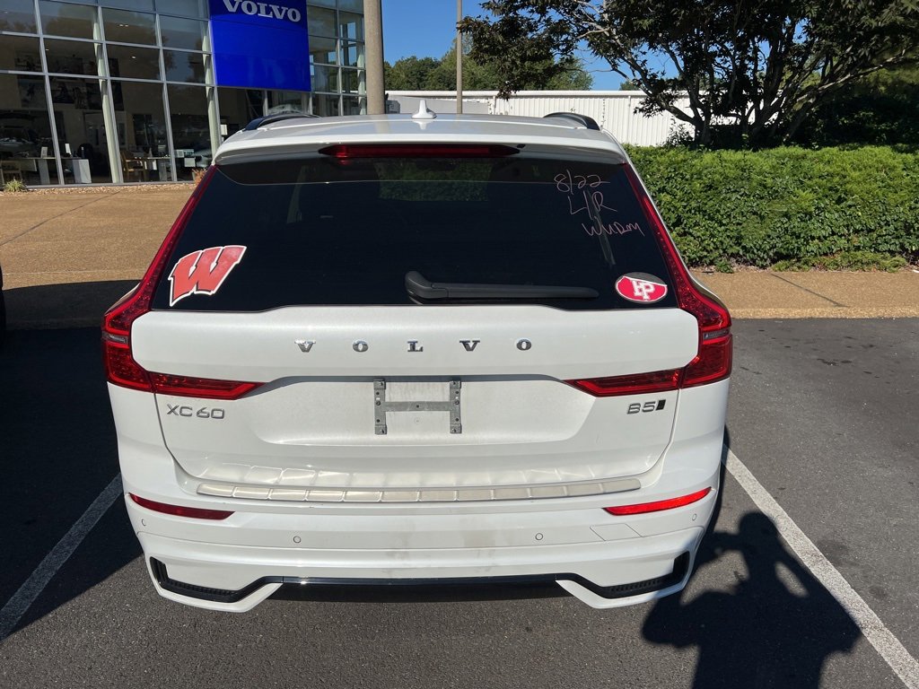 2023 Volvo XC60 B5 Plus photo 3