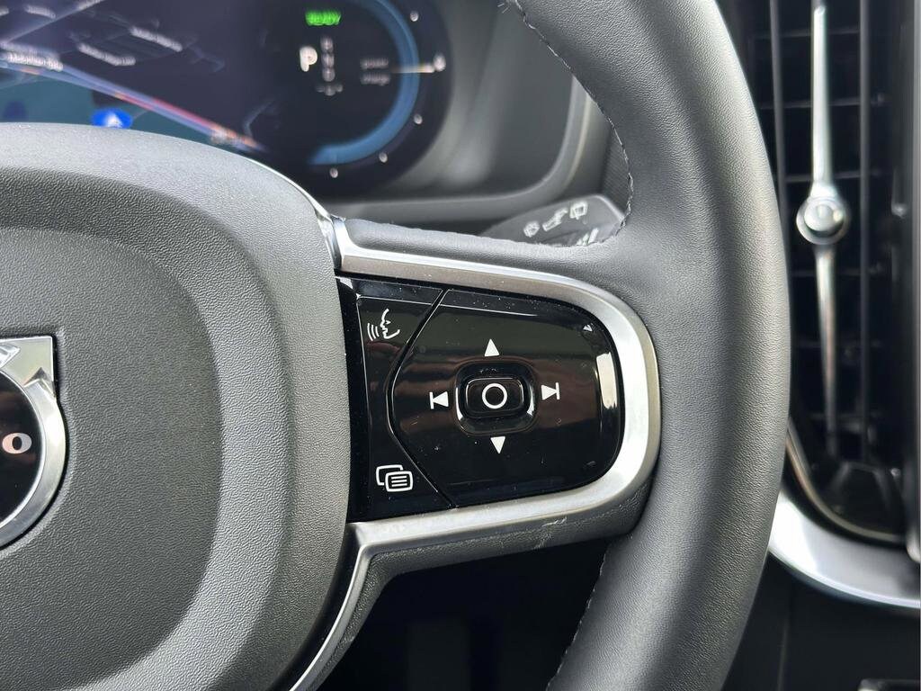 2025 Volvo XC90 Plus - Photo 9