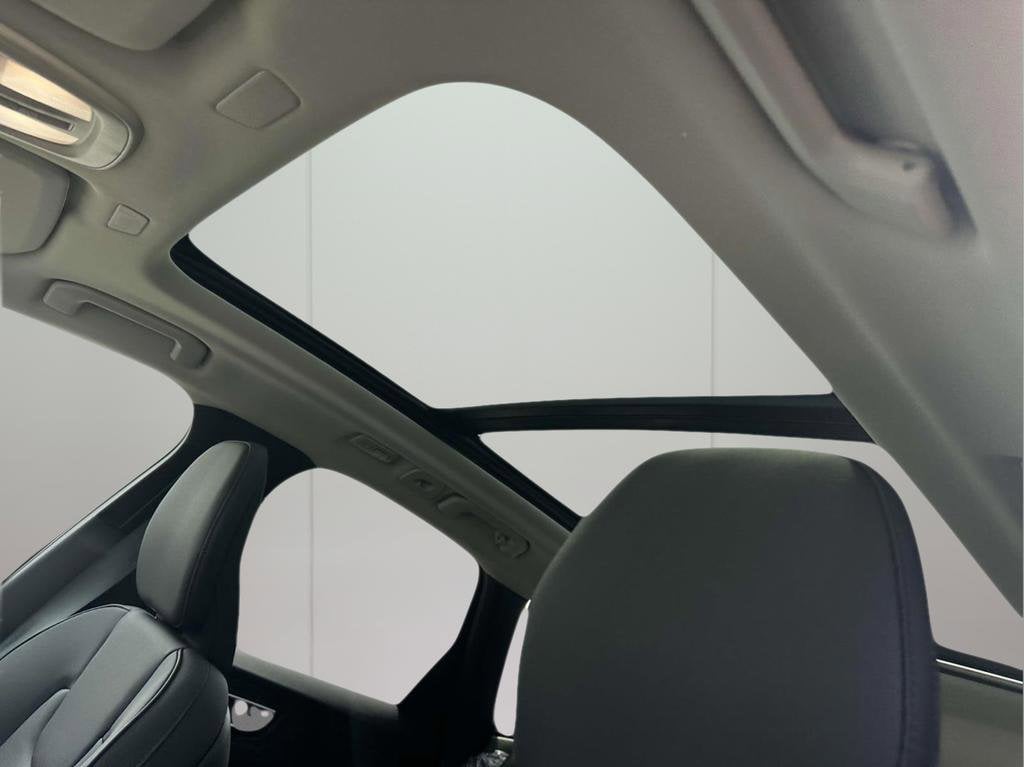 2026 Volvo XC60 Plus - Photo 18