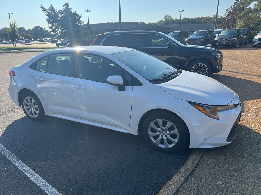 2024 Toyota Corolla LE photo 3