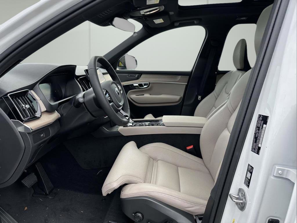 2026 Volvo XC90 Ultra - Photo 15