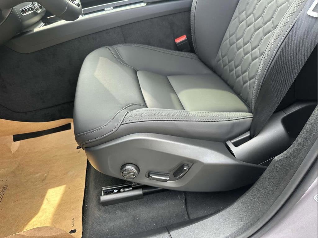 2026 Volvo XC60 Plus - Photo 16