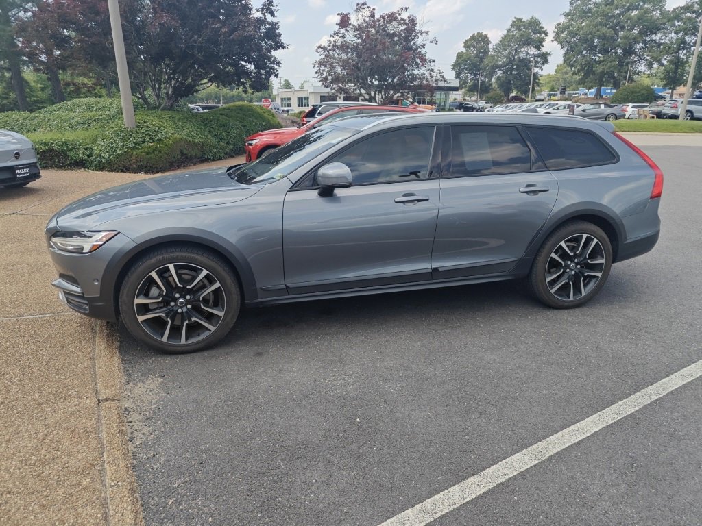 Used 2018 Volvo V90 Cross Country Base with VIN YV4102NK7J1020085 for sale in Midlothian, VA