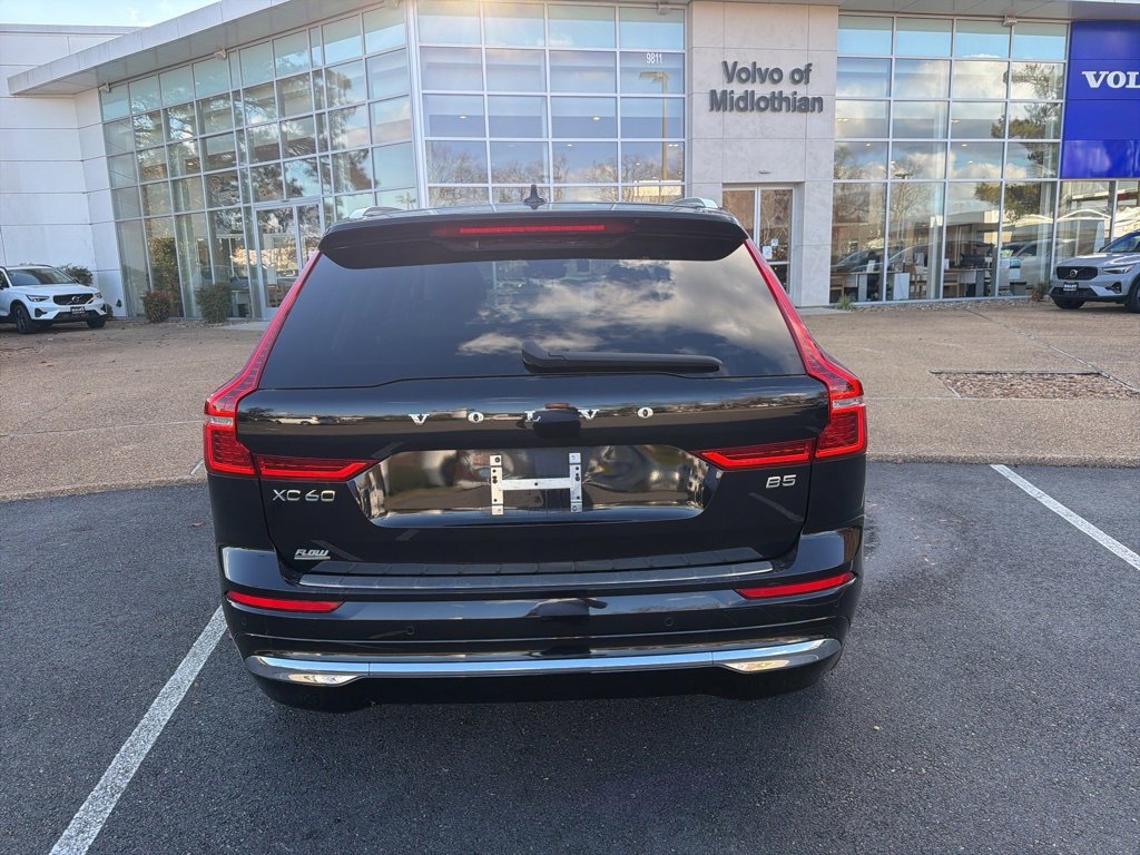 2023 Volvo XC60 B5 Plus photo 3