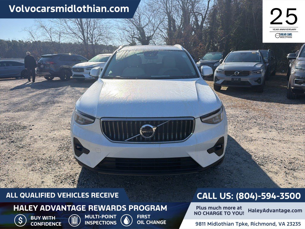 2023 Volvo XC40 Plus's photo
