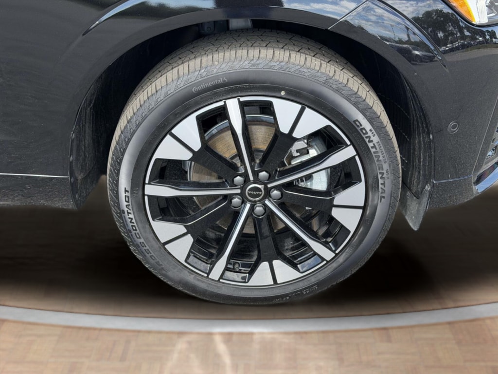 2026 Volvo XC60 Plus - Photo 26