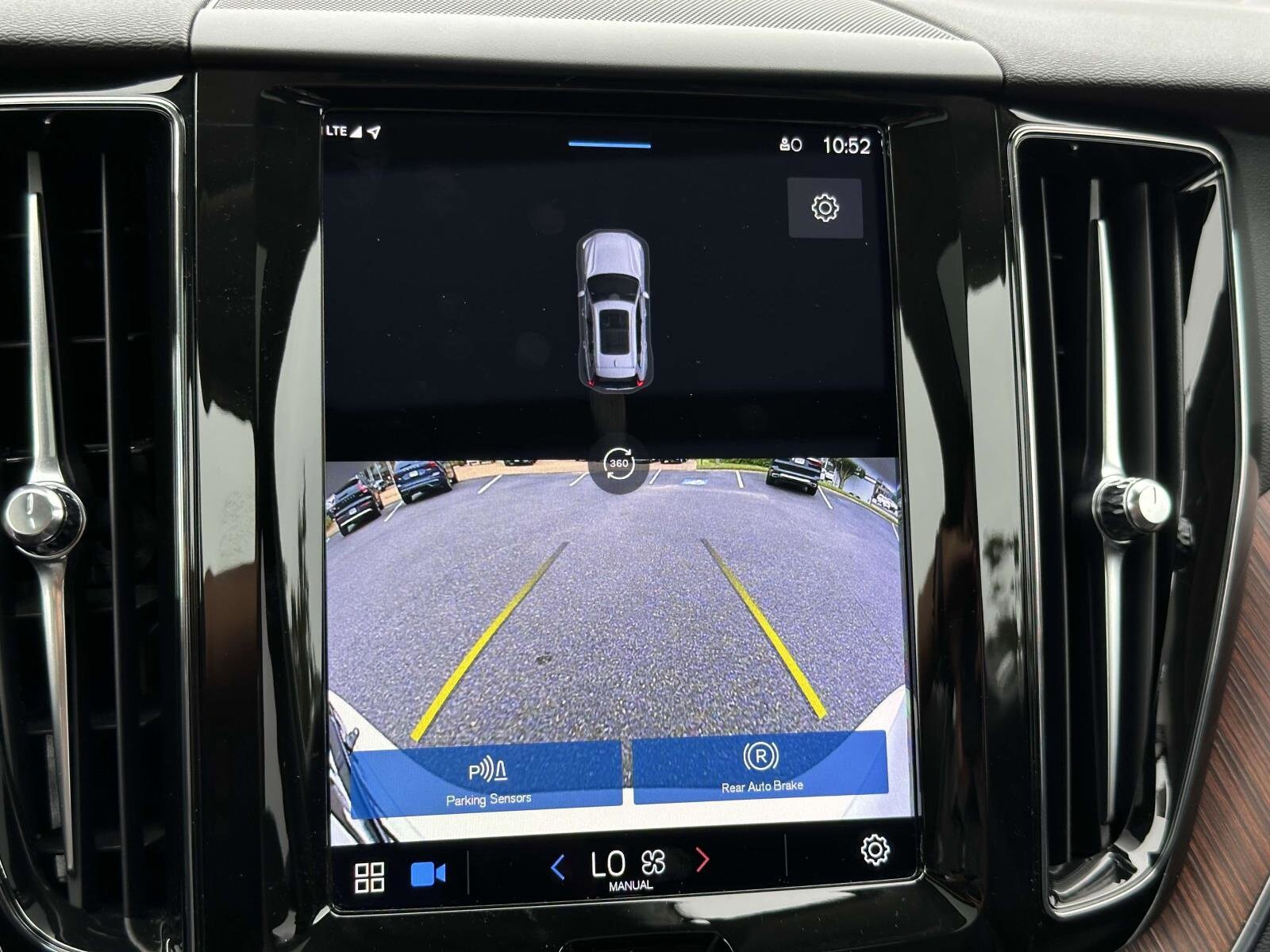 2023 Volvo XC60 B5 Plus photo 4