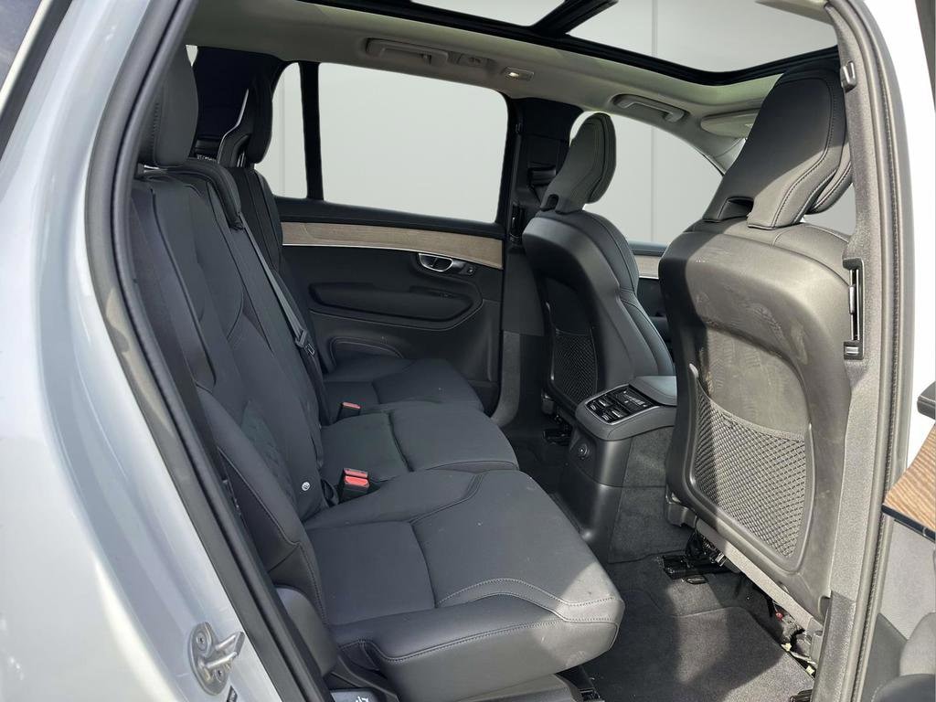 2025 Volvo XC90 Plus - Photo 12