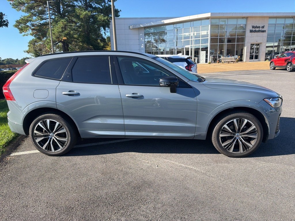2023 Volvo XC60 B5 Plus photo 3