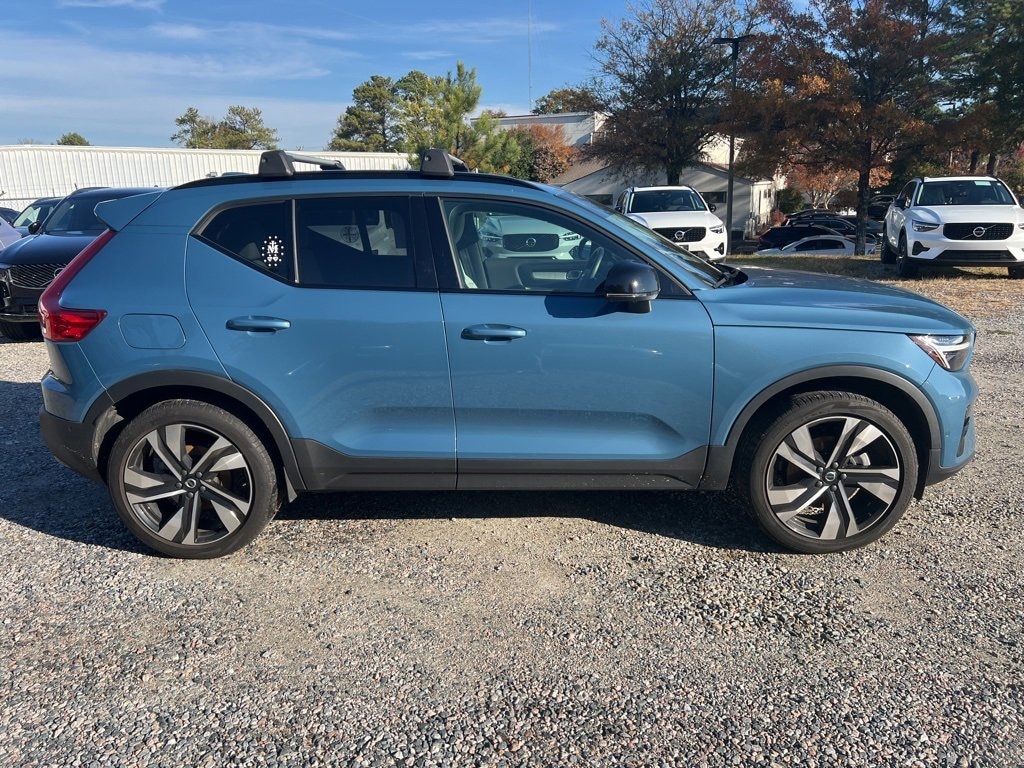 Used 2024 Volvo XC40 B5 Plus Dark Theme SUV
