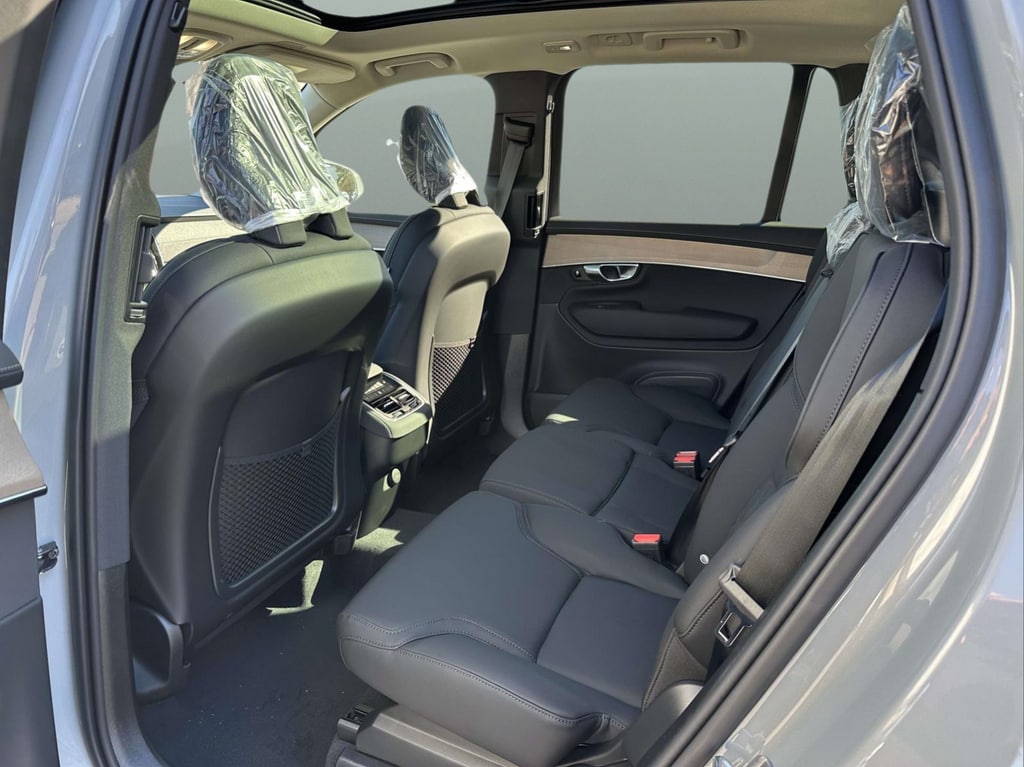 2026 Volvo XC90 Plus - Photo 14