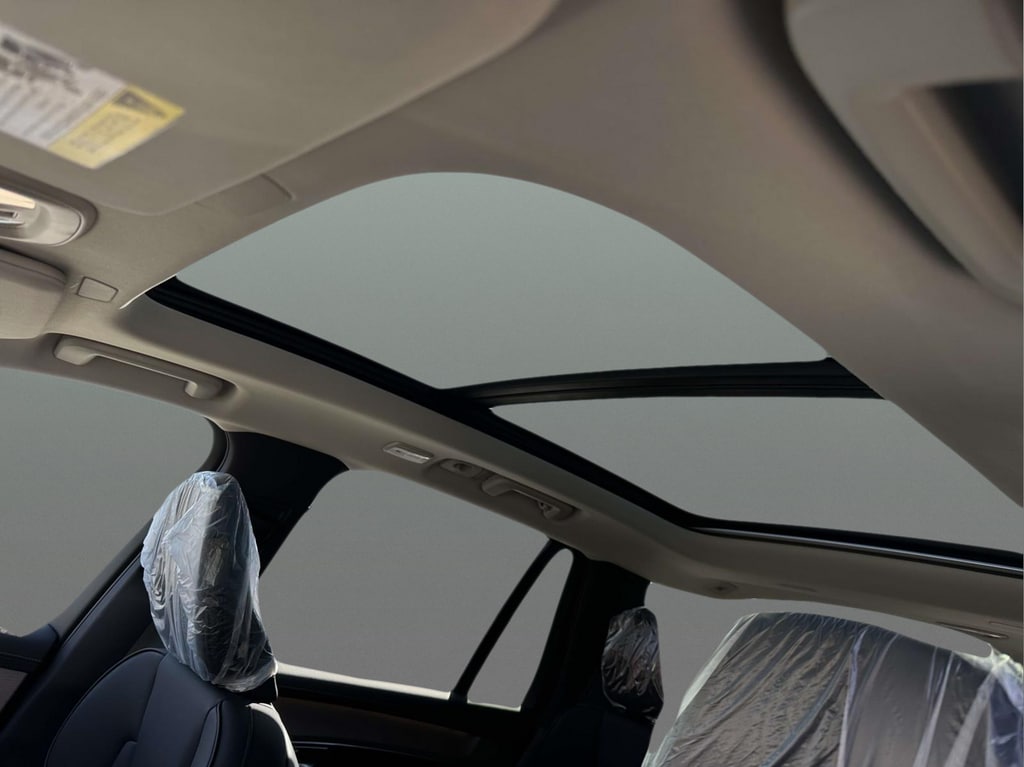 2026 Volvo XC90 Plus - Photo 18
