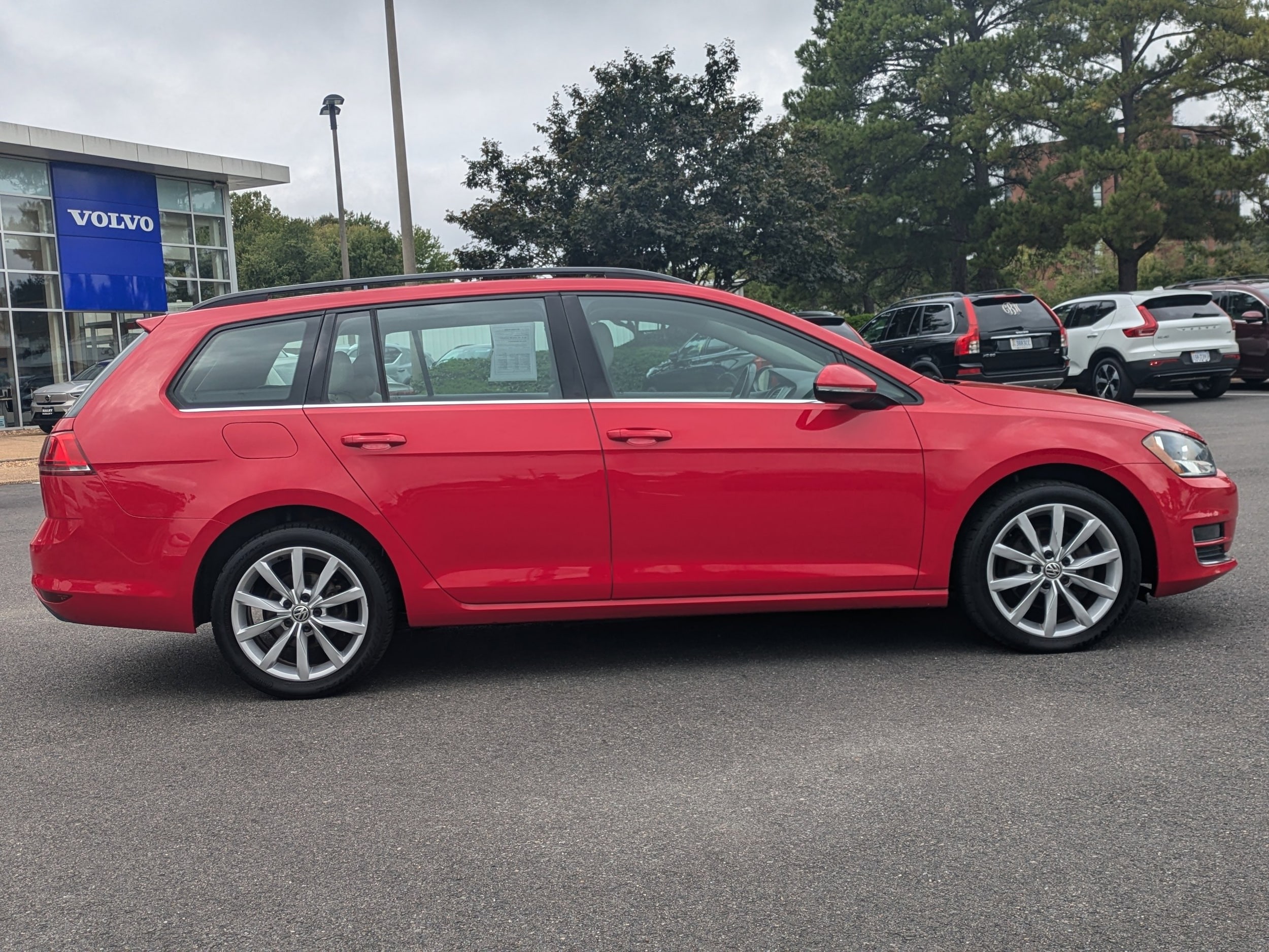 Used 2016 Volkswagen Golf SportWagen TSI Limited Edition with VIN 3VWC17AU9GM520576 for sale in Midlothian, VA