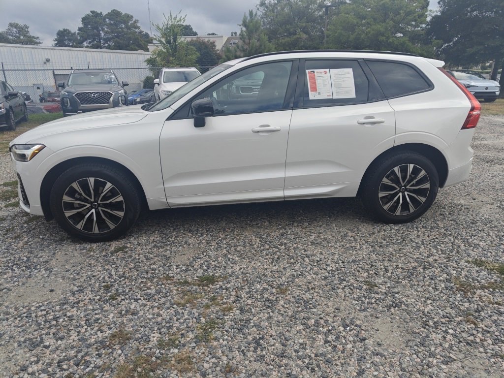 2024 Volvo XC60 B5 Core photo 2