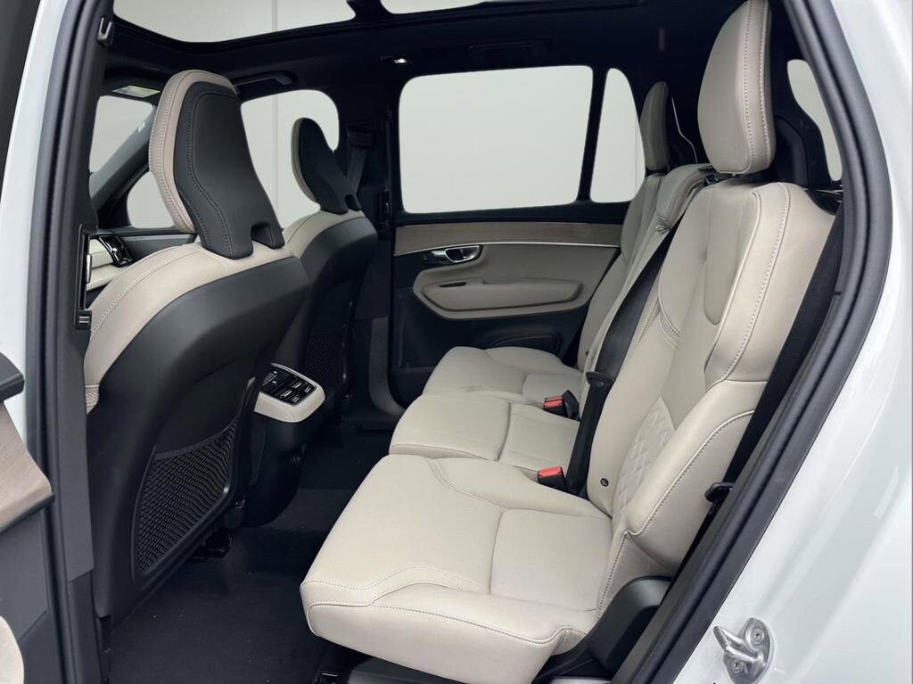 2026 Volvo XC90 Plus - Photo 14