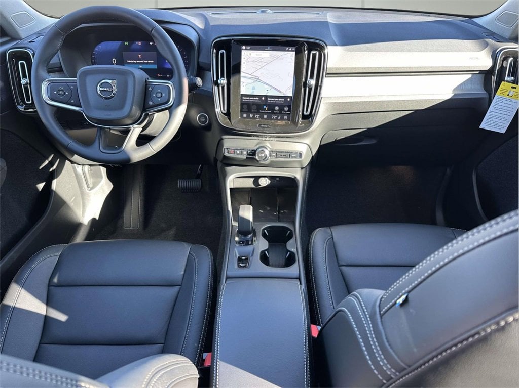 New 2026 Volvo XC40 B4 Core SUV