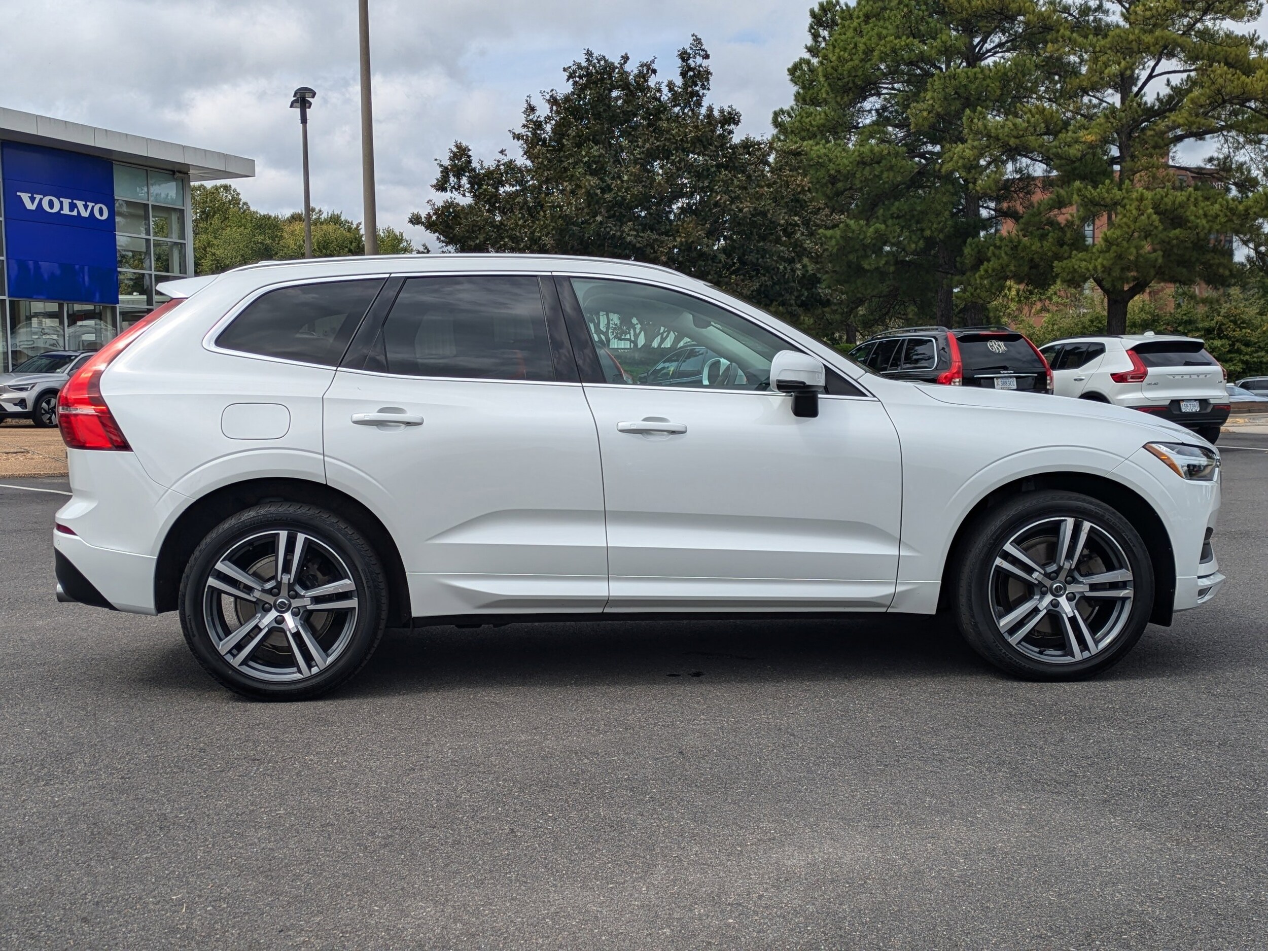 Used 2021 Volvo XC60 Momentum with VIN YV4A22RK7M1765802 for sale in Midlothian, VA