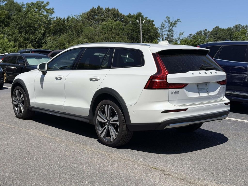 Used 2024 Volvo V60 Cross Country Wagon