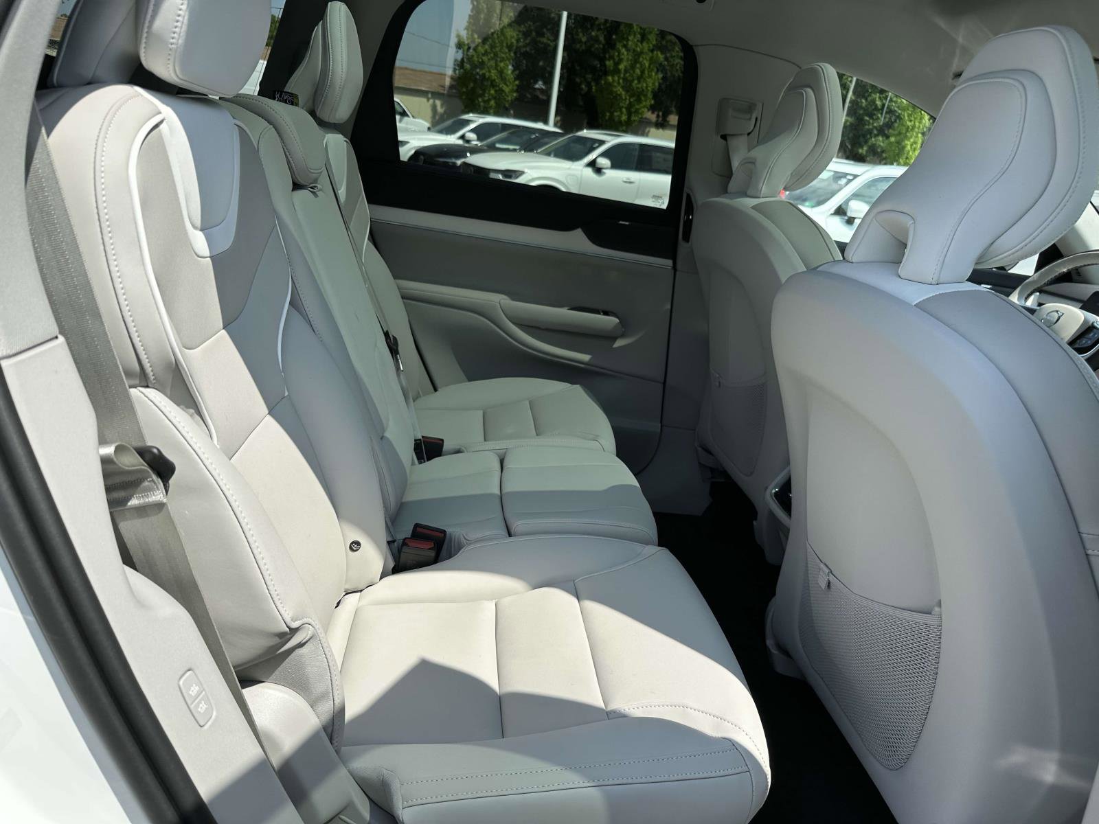 2025 Volvo EX90 Plus - Photo 12