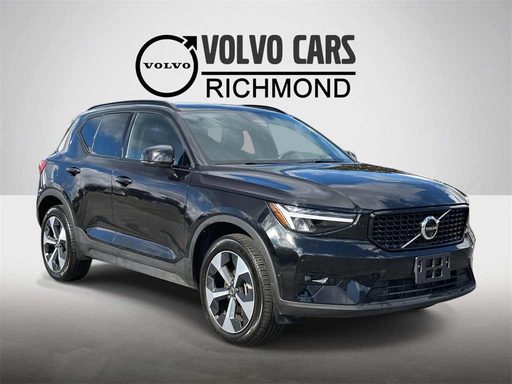 Used 2025 Volvo XC40 B5 Plus Dark Theme SUV
