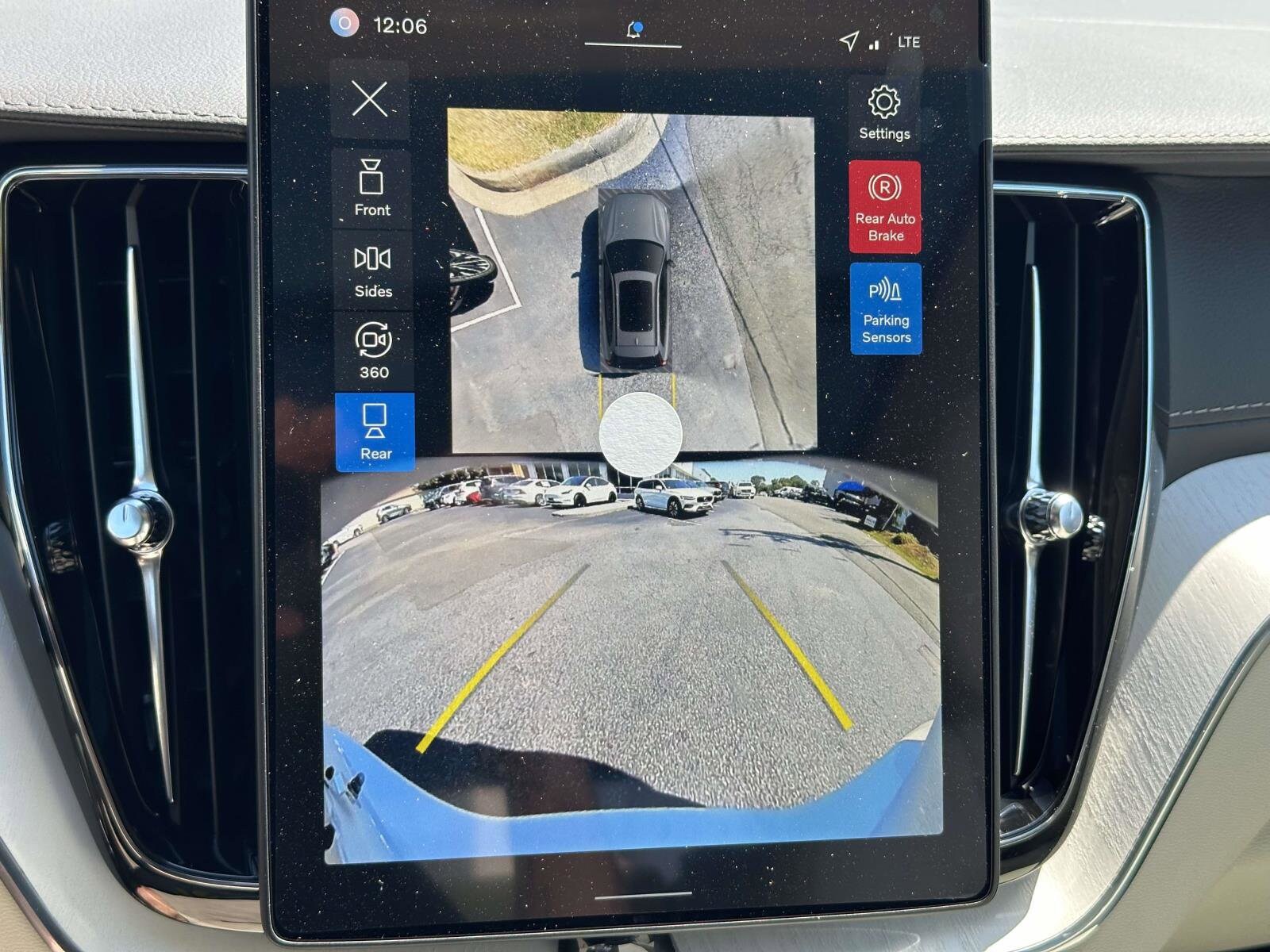 2026 Volvo XC60 B5 photo 3