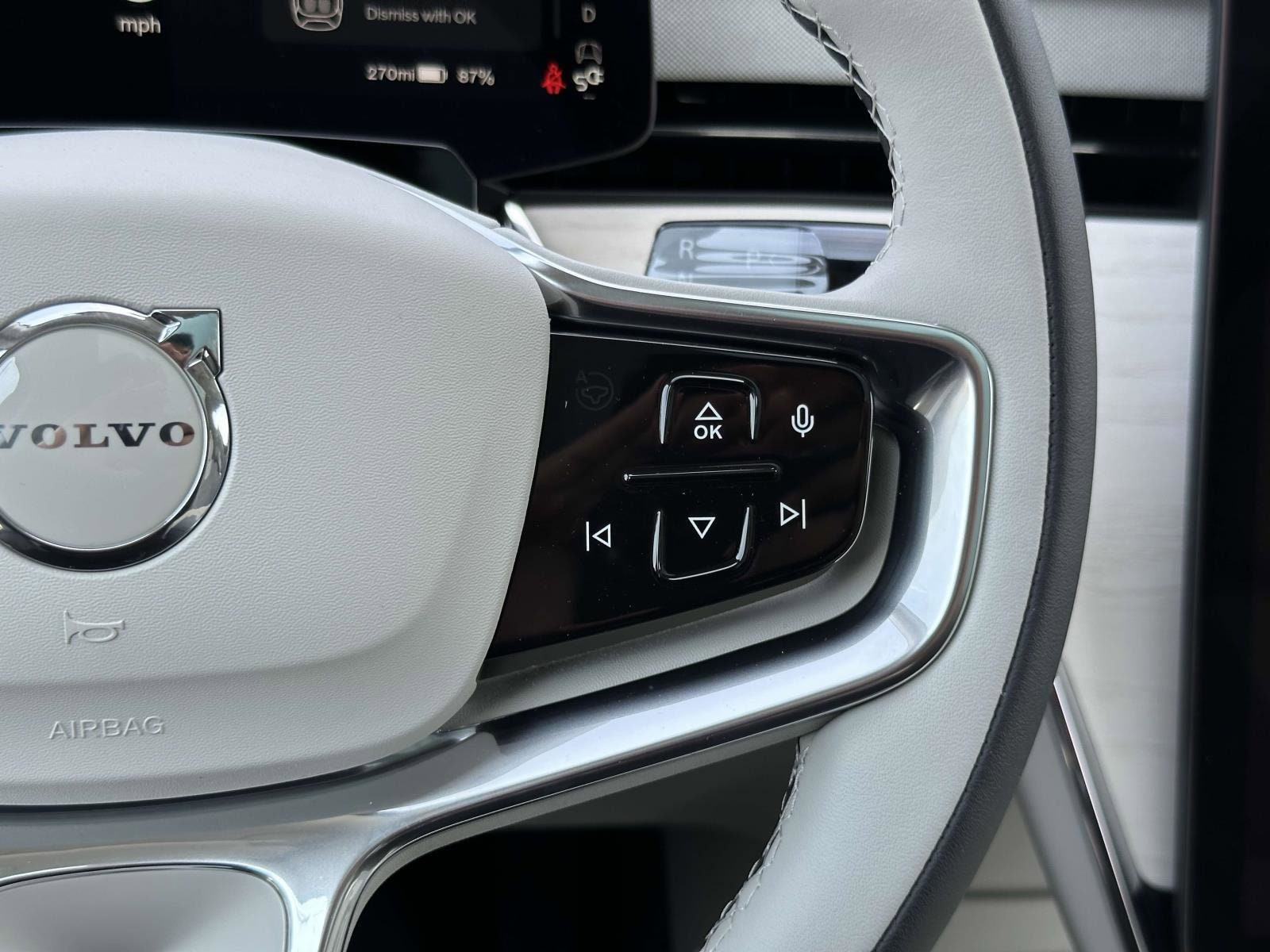 2025 Volvo EX90 Plus - Photo 9