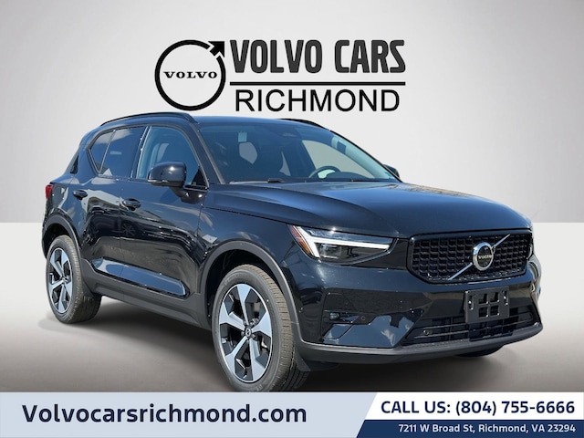 2025 Volvo XC40 B5 Plus Dark Theme AWD SUV