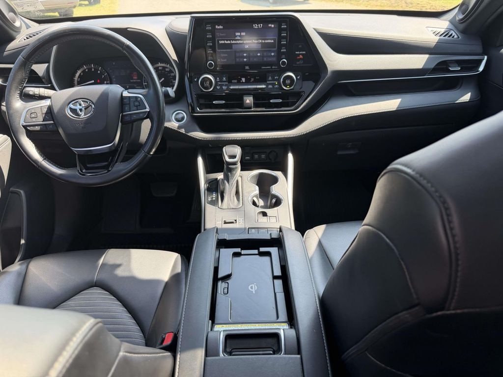 Used 2021 Toyota Highlander XSE SUV