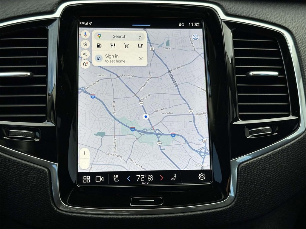 2023 Volvo XC90 B5 Plus photo 2