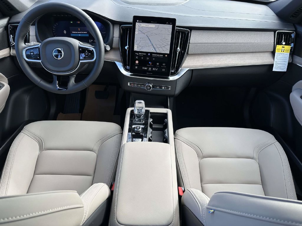 2026 Volvo XC90 Plus - Photo 2
