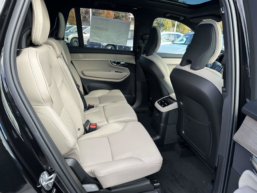 2026 Volvo XC90 Plus - Photo 12