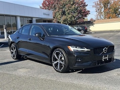 2025 Volvo S60 B5 Plus Sedan