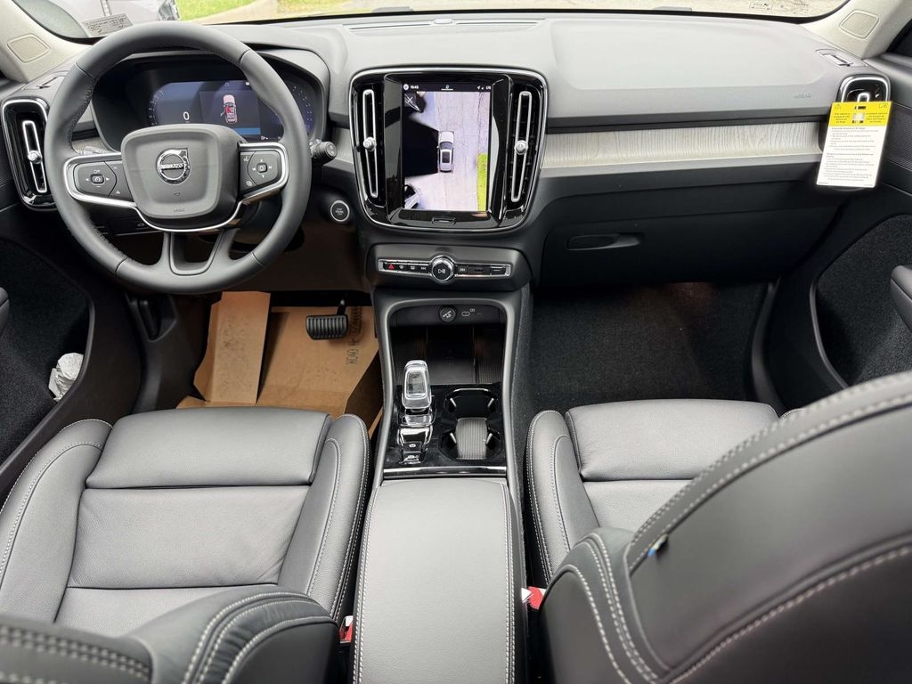 New 2026 Volvo XC40 B5 Plus SUV