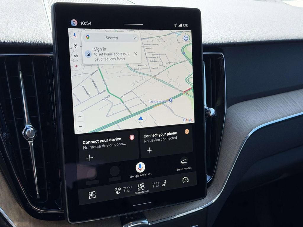 New 2026 Volvo XC60 B5 Plus SUV