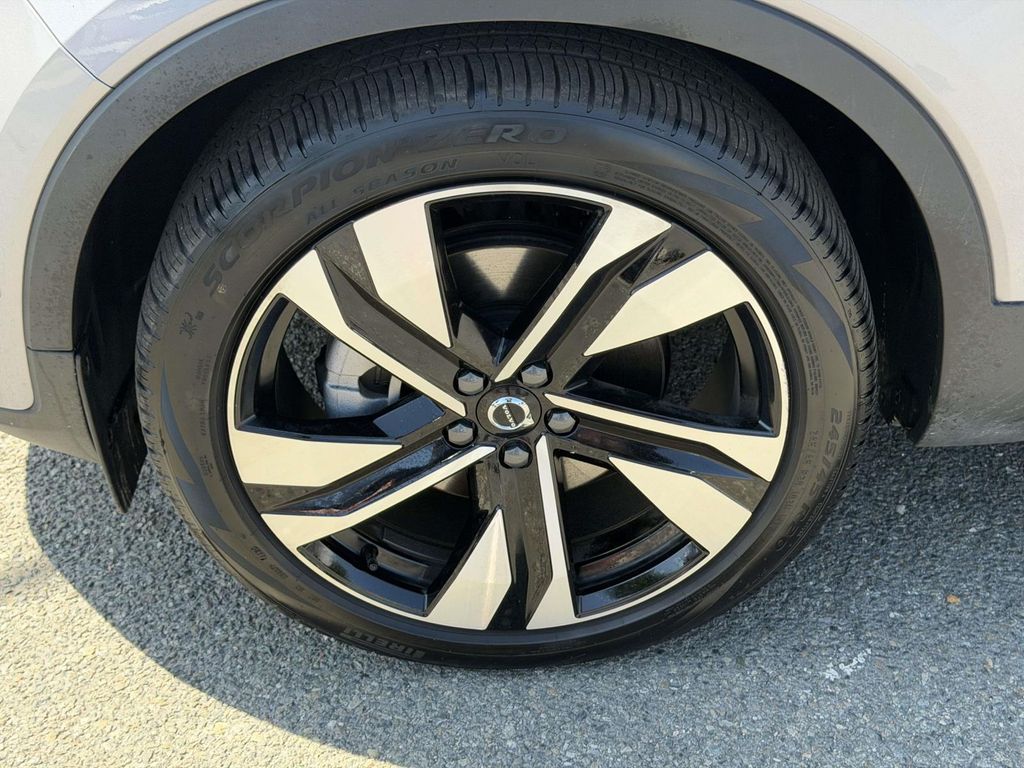 2026 Volvo XC40 Ultra - Photo 24