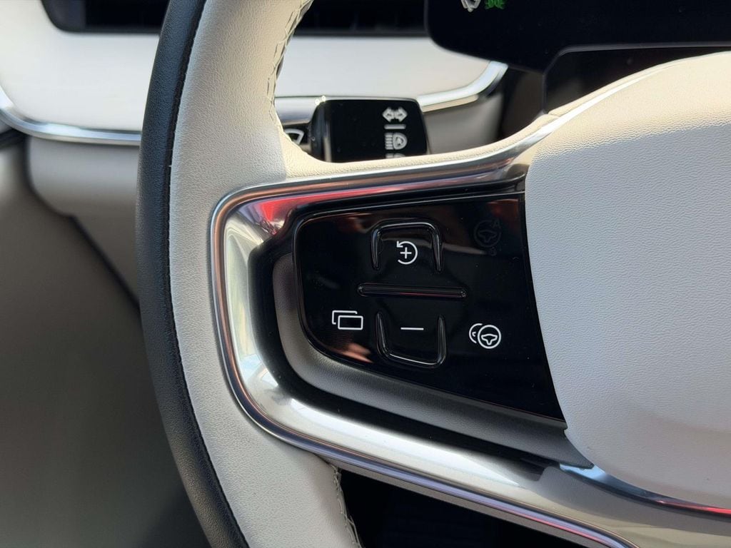 2025 Volvo EX90 Plus - Photo 7
