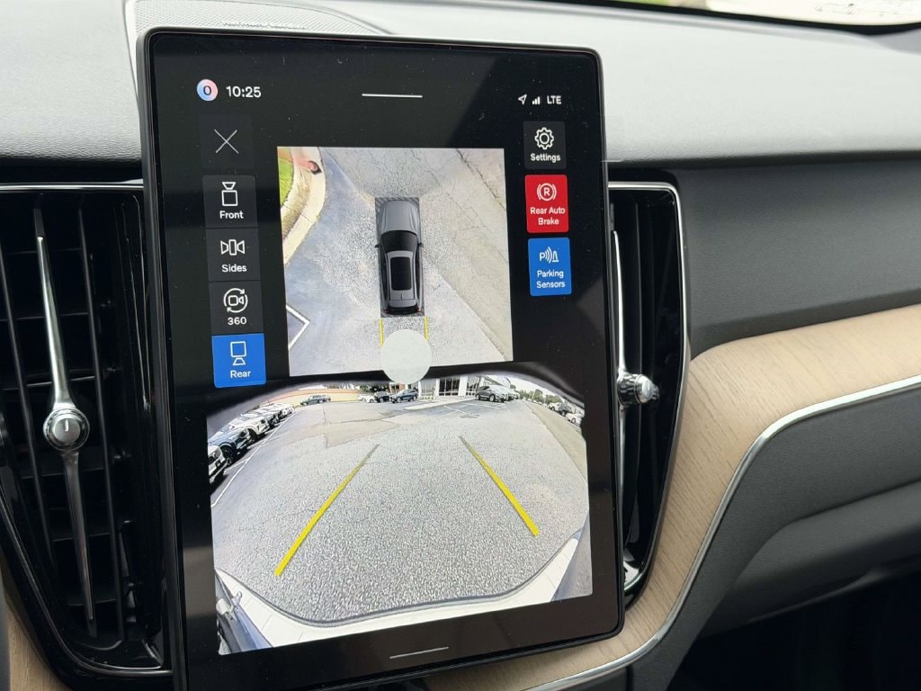 New 2026 Volvo XC60 B5 Plus SUV