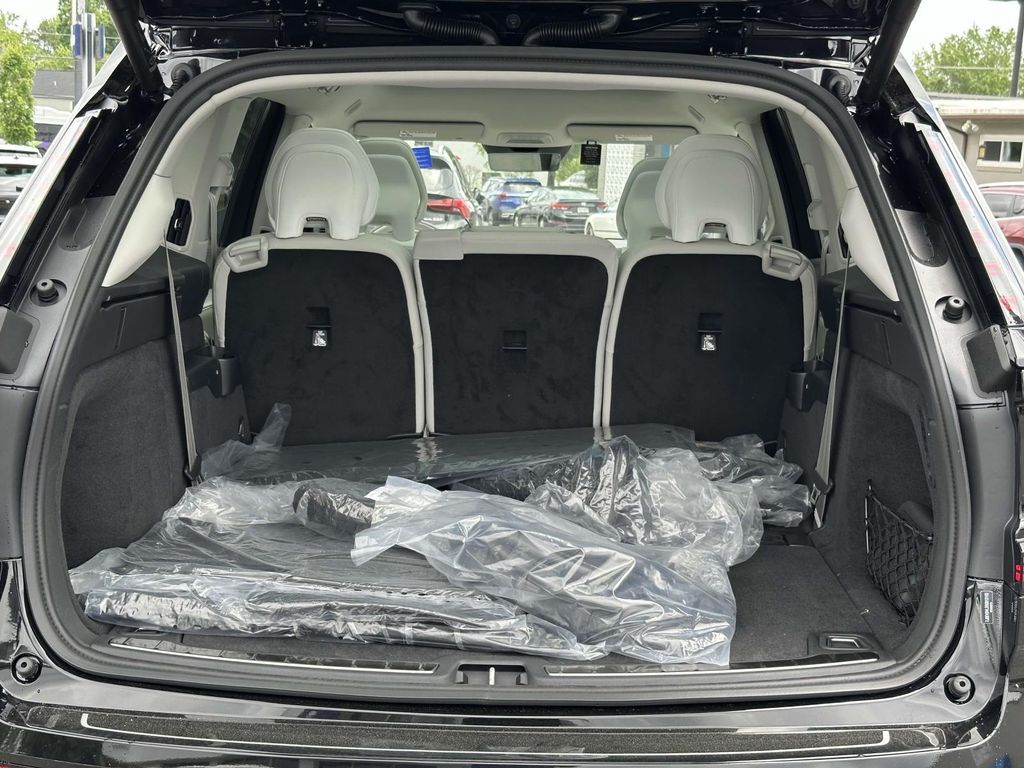 2025 Volvo EX90 Ultra - Photo 12