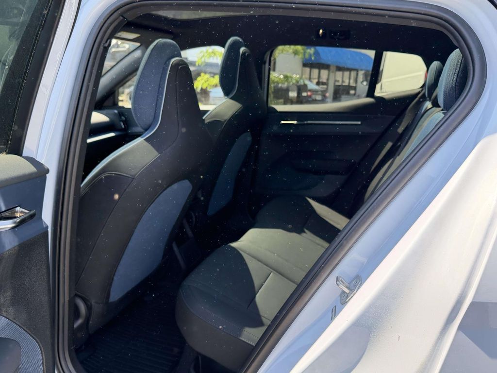 2025 Volvo EX30 Plus - Photo 16