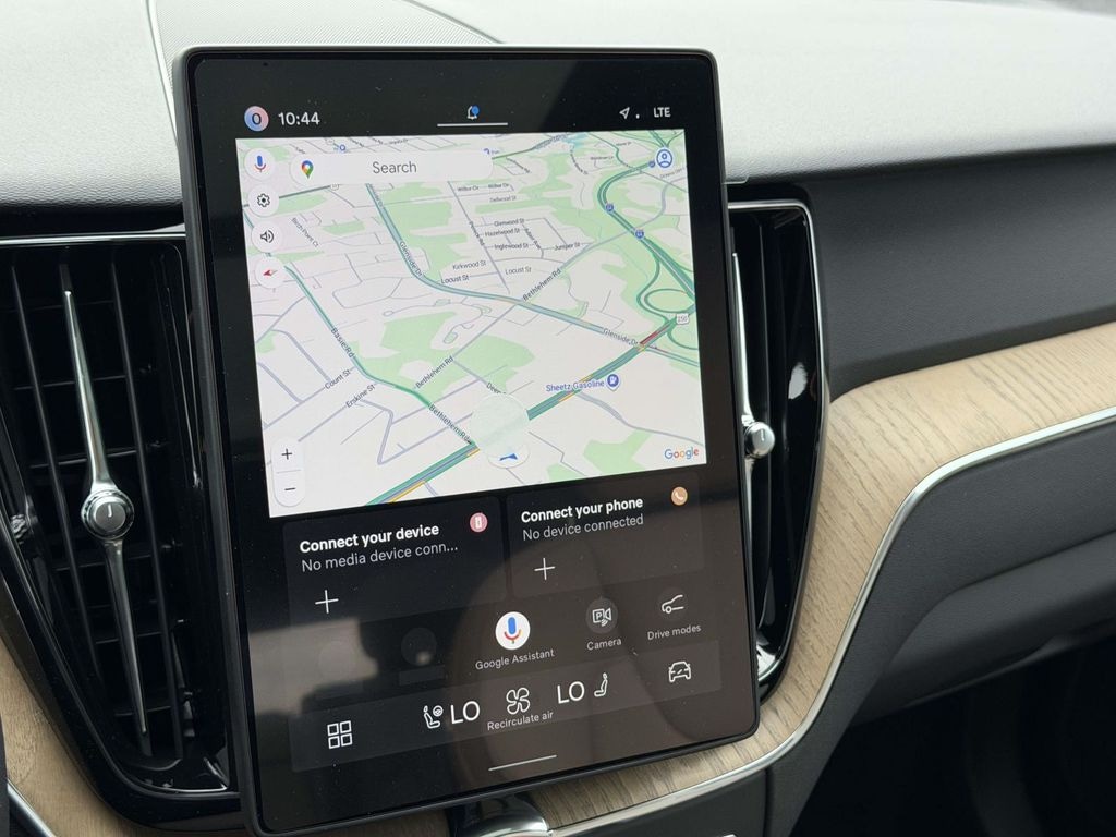 New 2026 Volvo XC60 B5 Plus SUV