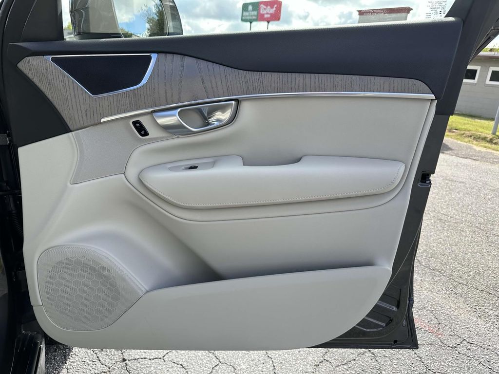 2024 Volvo XC90 Plus - Photo 13