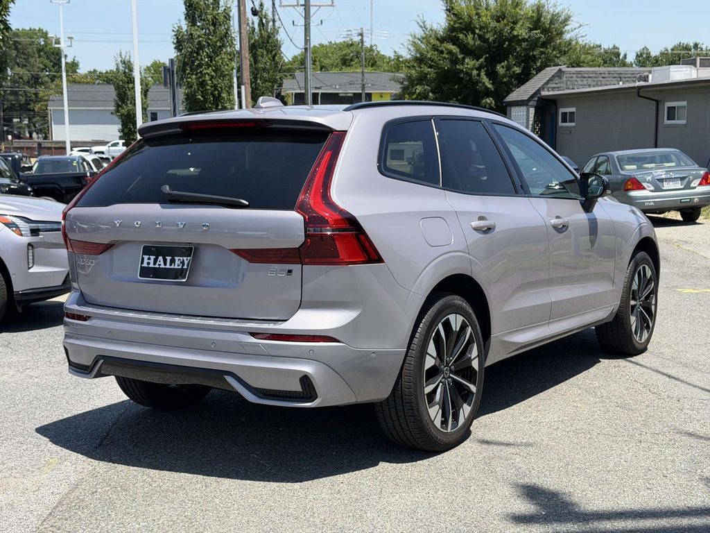 2026 Volvo XC60 Plus - Photo 19