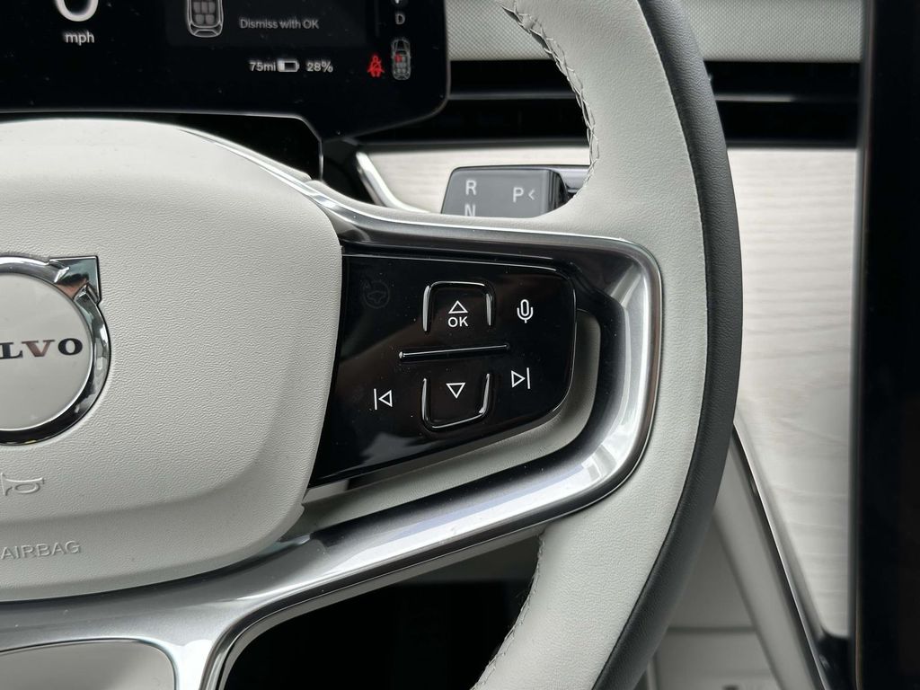2025 Volvo EX90 Ultra - Photo 7