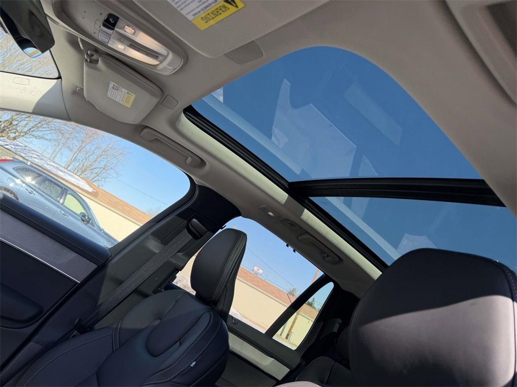 2026 Volvo XC90 Ultra - Photo 18