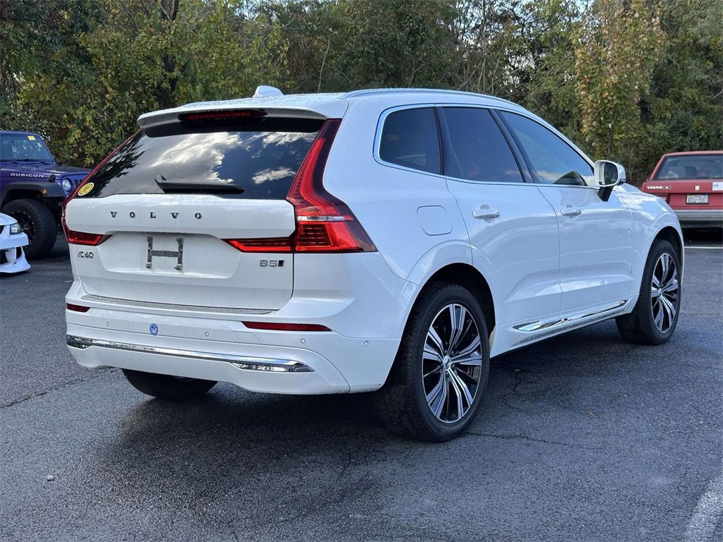 2022 Volvo XC60 B5 Inscription photo 2