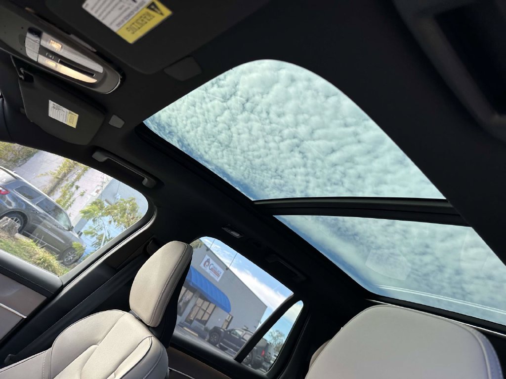 2026 Volvo XC90 Plus - Photo 18