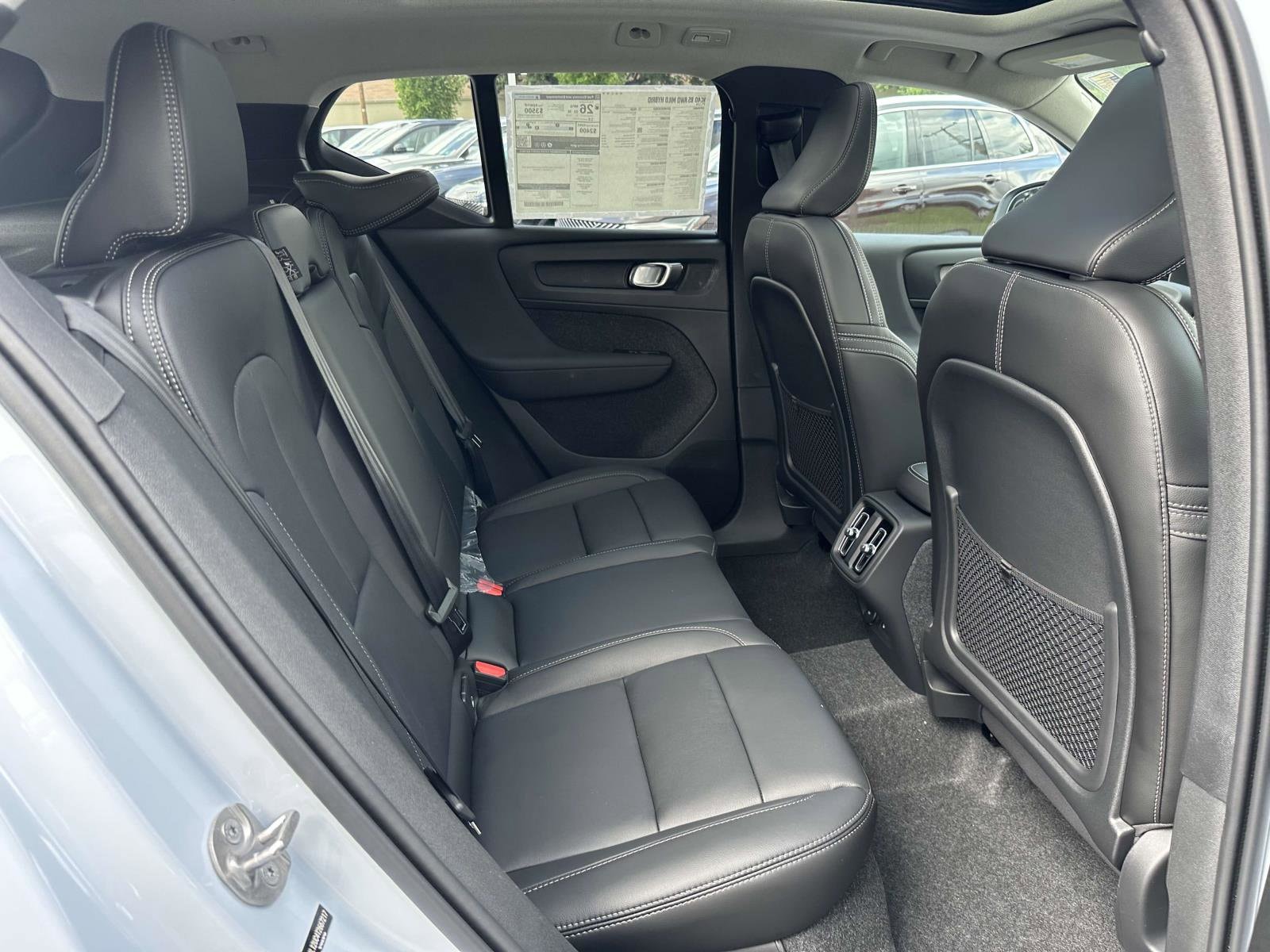 2026 Volvo XC40 Plus - Photo 12