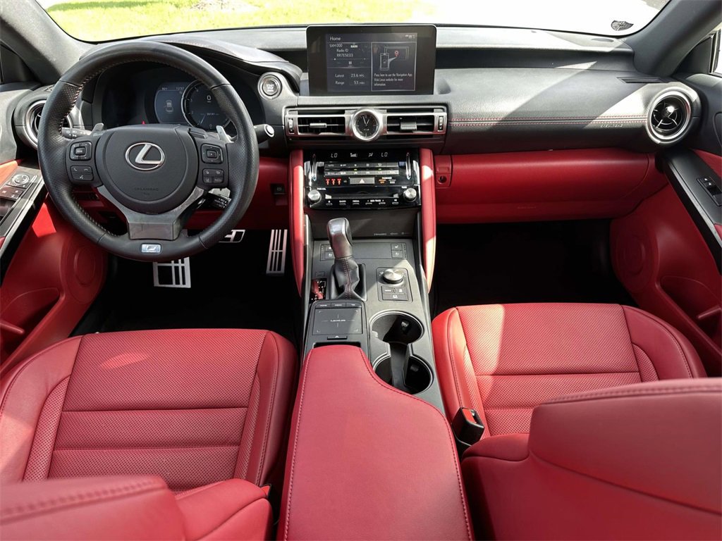 2022 Lexus IS 350 F SPORT photo 2