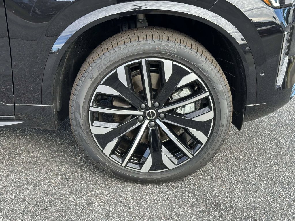 2026 Volvo XC90 Plus - Photo 24